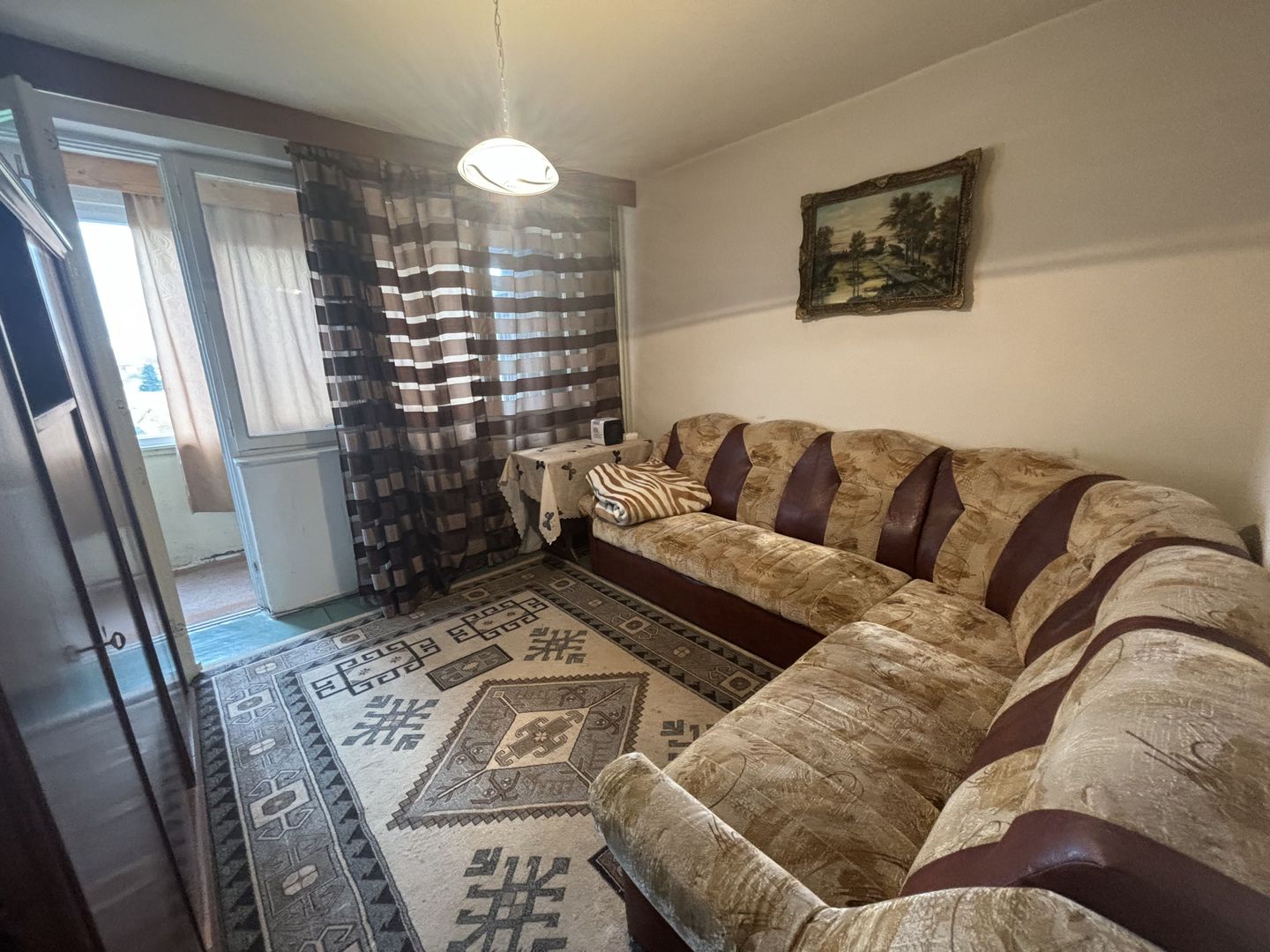 Decomandat in zona Dambovita - Poză 2