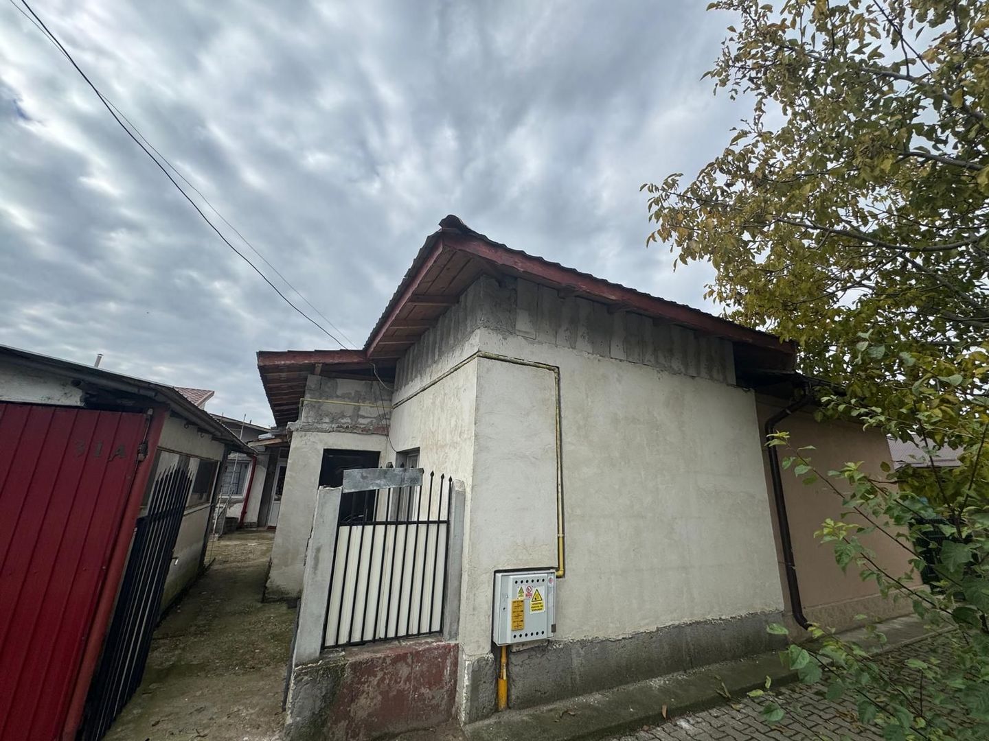 Casă cu garaj – str. Mărășești - Poză 1