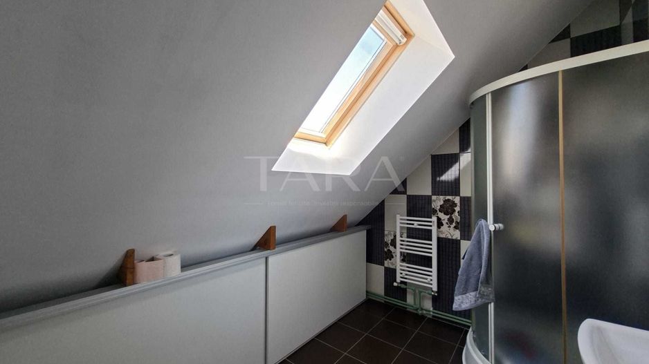 Apartament spațios pe 2 niveluri, complet mobilat și utilat. - Poză 7