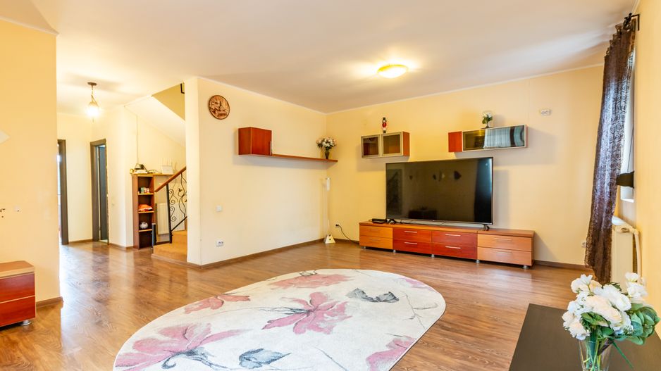 Vânzare casă / vilă tip duplex cu 4 camere - Dragomirești-Vale - Poză 1