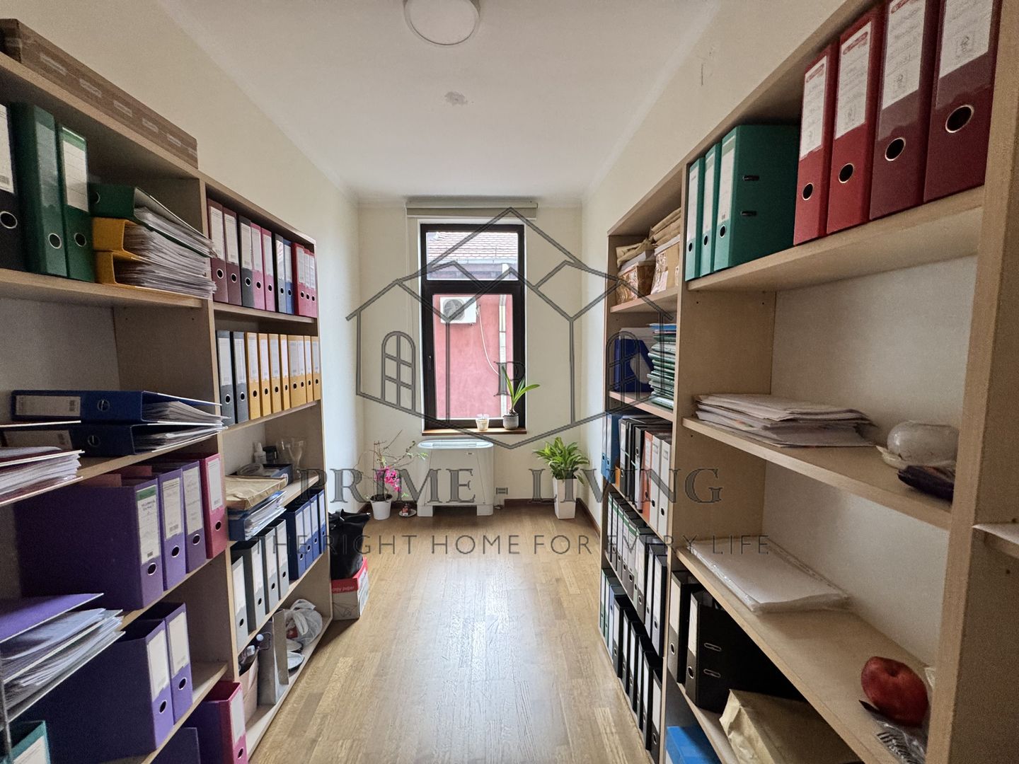 VILA DEOSEBITĂ LA VÂNZARE ÎN ZONA CENTRALĂ APROAPE DE CALEA PLEVNEI - Poză 16