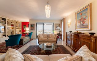 Apartament ultracentral - 3 camere, 167 mp, 2 terase, 2 locuri de parc subterane
