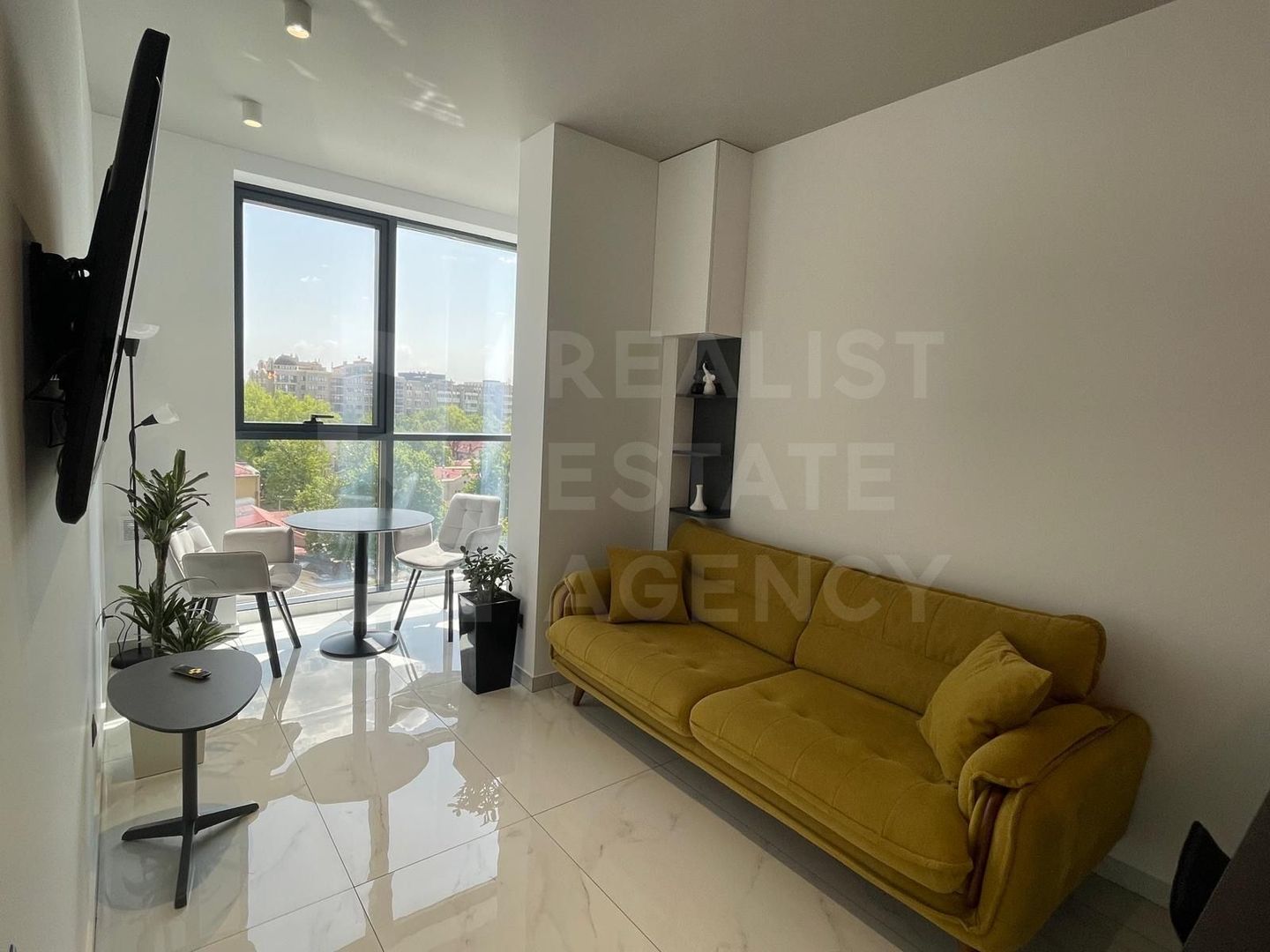 Chirie, apartament cu 2 camere, str. Petru Movilă, sectorul Centru - Poză 2