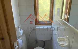 Vila de vanzare, teren 3100 mp, 7 camere, 6 grupuri sanitare, 3 CT, an 1997 - Poză 47