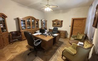 Apartament-2-camere-Central-Piata-Sfatului-Diferite-Compartimentari - Poză 1