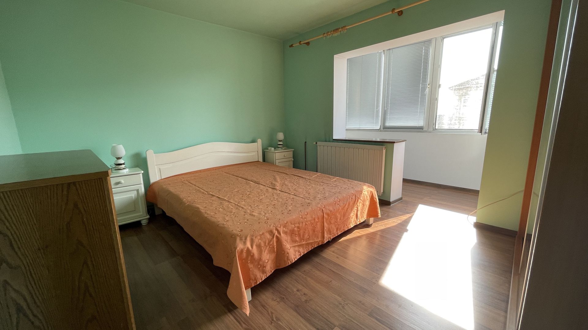 Apartament spațios cu două camere, etajul 4 cu acoperiș. - Poză 17