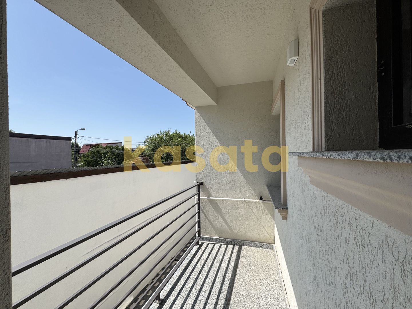 Casă individuală la curte - 1 km de metrou si Parc Bazilescu - Poză 10