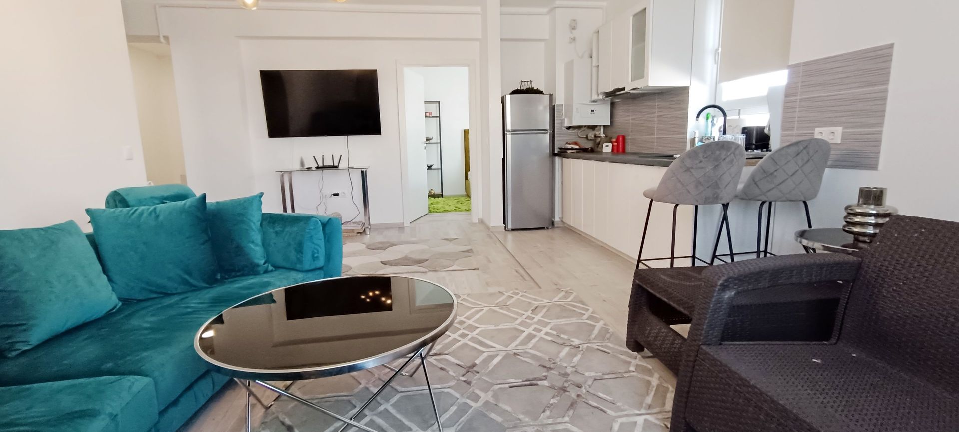 Apartament cu 3 camere,mobilat la prima chirie-Avantgarden - Poză 3