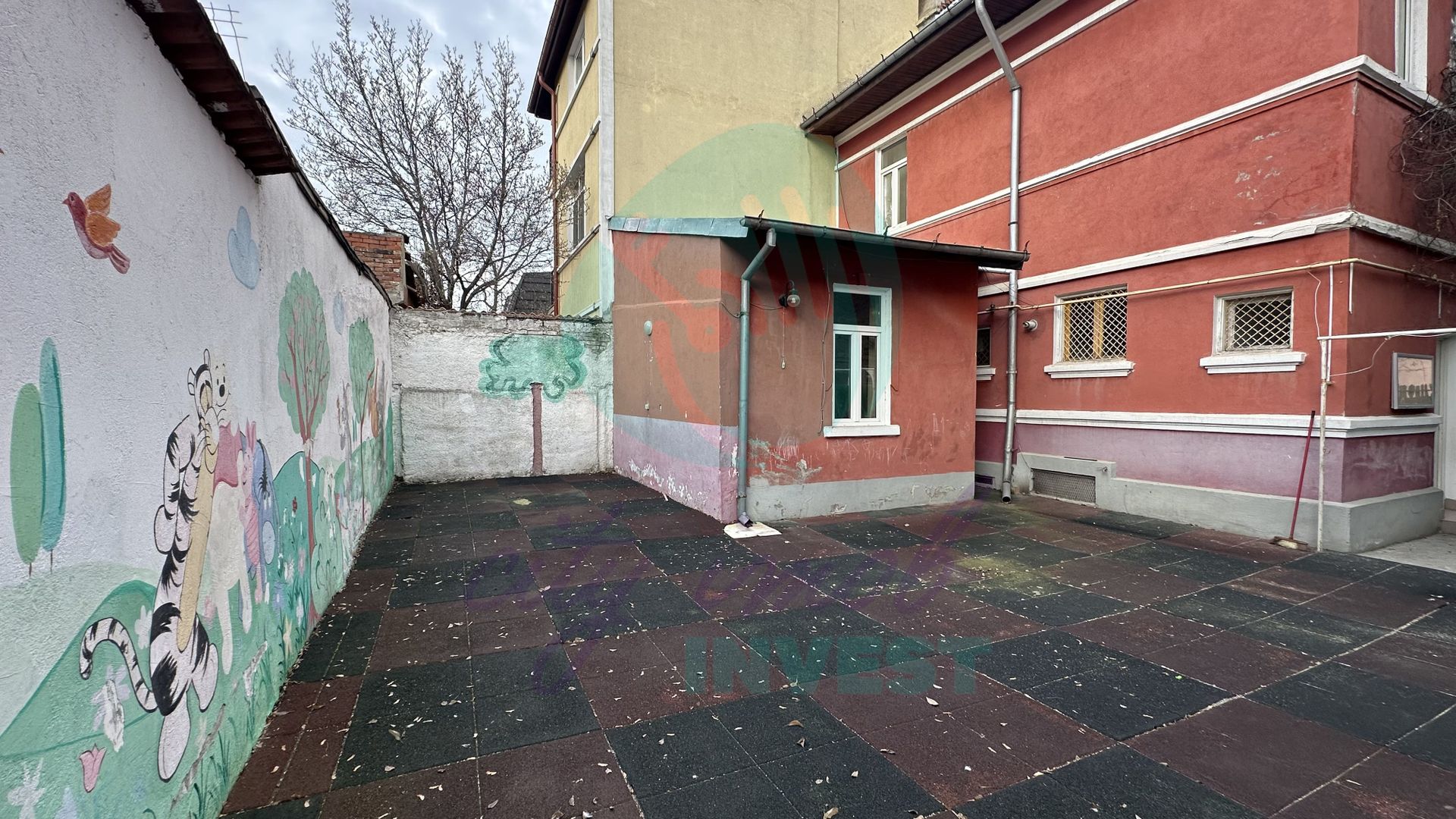 Casa in Vatra Luminoasa cu o curte generoasa - Poză 3