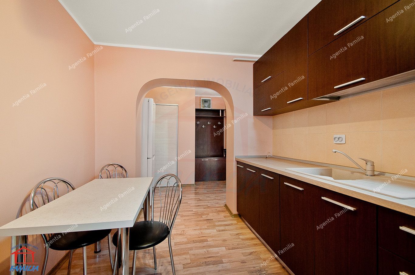 De vanzare apartament 2 camere Micro 39, etaj 3 - Poză 5