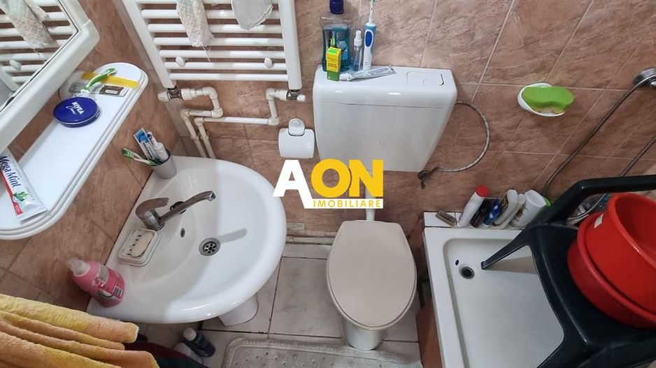 Casa individuala, 2 Camere, zona Poarta I,  300mp teren - Poză 5