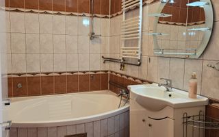 Casă cu grădină in zonă centrală - Poză 13