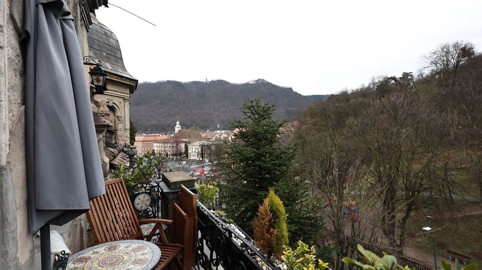 Bijuterie arhitecturală cu dotări smart in centrul Brasovului - Poză 34