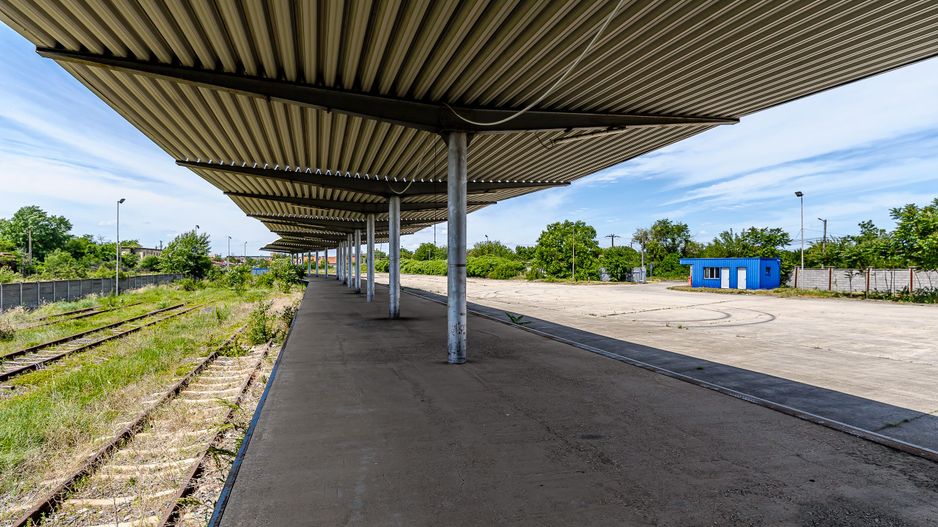 REZERVAT: Platformă betonată cu acces direct la calea ferată - Poză 8