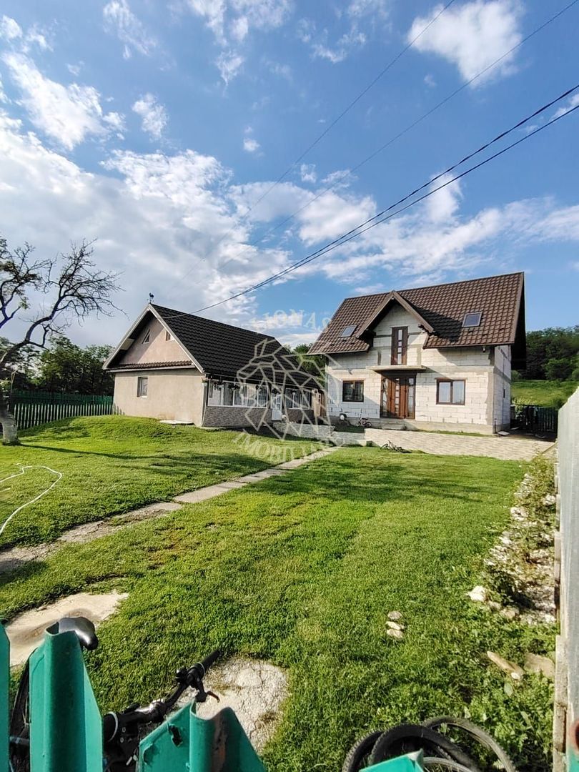 2 Case 240 mp-teren 1328 mp-livada-Cristesti 48 km de Piatra-Neamt - Poză 5