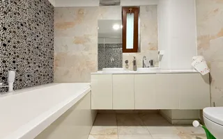 Vilă elegantă cu teren de aproximativ 1.000 mp - Poză 32