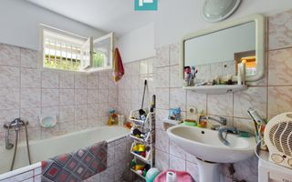 Apartament la casă cu 4 camere în Pârneava - Poză 4