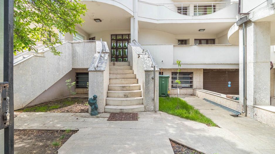 Bucureștii Noi- Vilă impresionantă- 400 mp utili- comision 0% - Poză 1