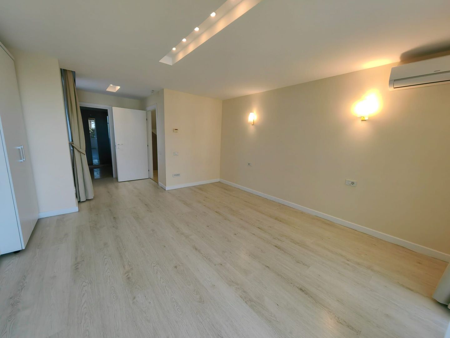 Vanzare vila 5 camere Oxford Gardens - Poză 19