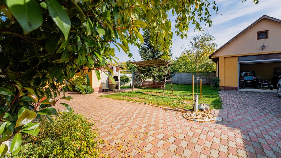 Vilă cu teren generos în Pârneava - Poză 5