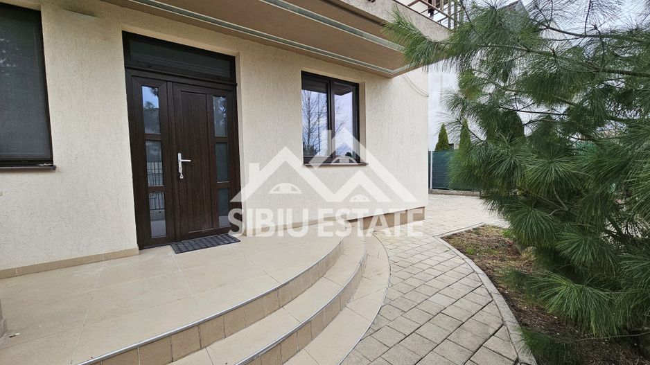 Casa individuala garaj pivnita curte mare - Poză 1