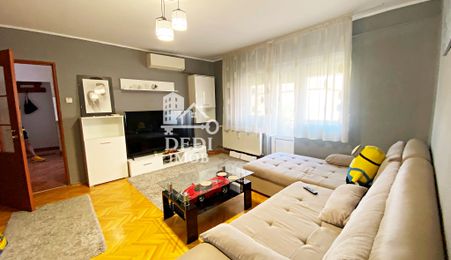 Apartament 3 camera de vânzare in zona Rogerius, Oradea