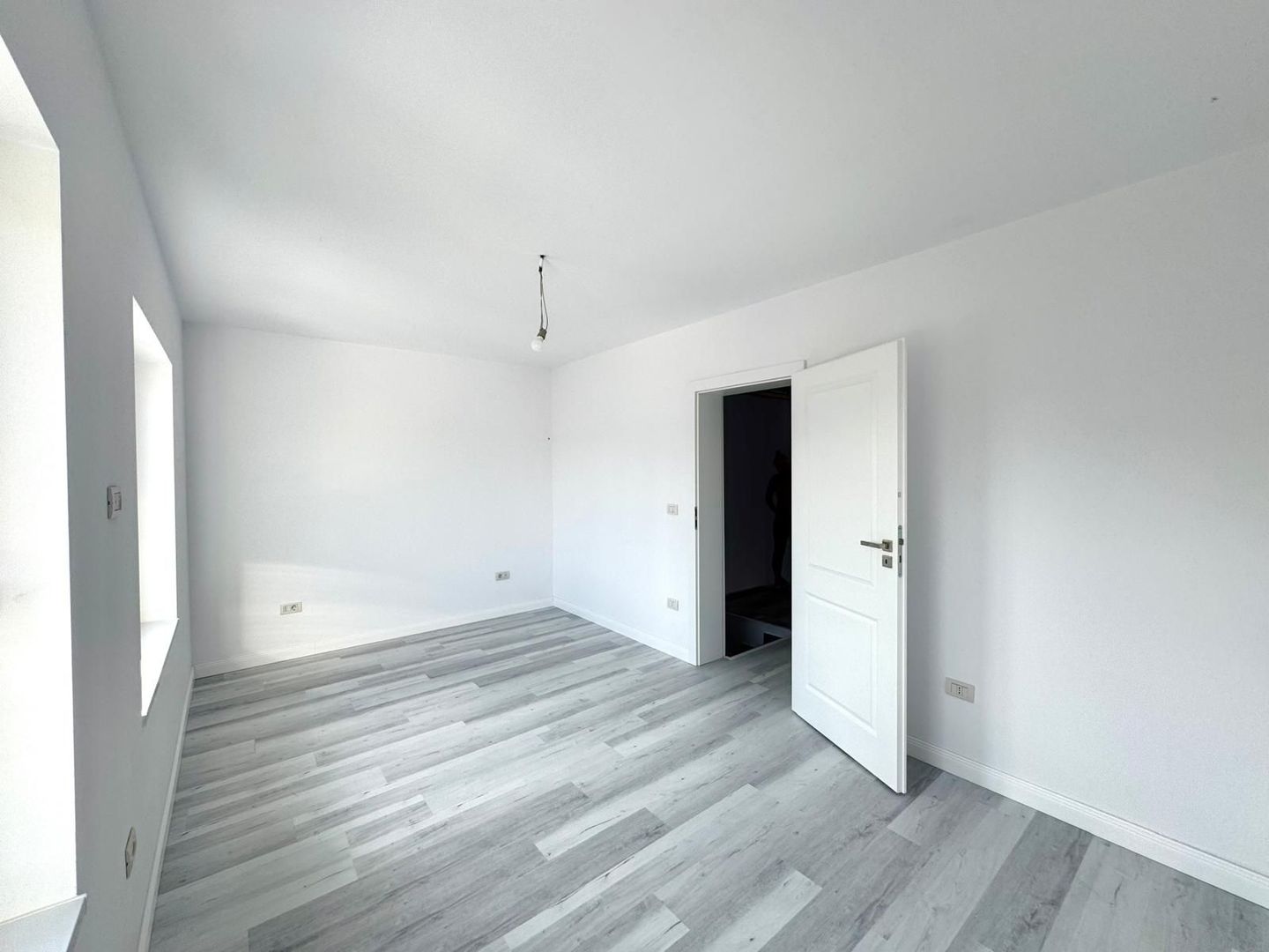 Duplex 4 camere -140.000€ pozitie excelenta |Săcălaz| - Poză 4