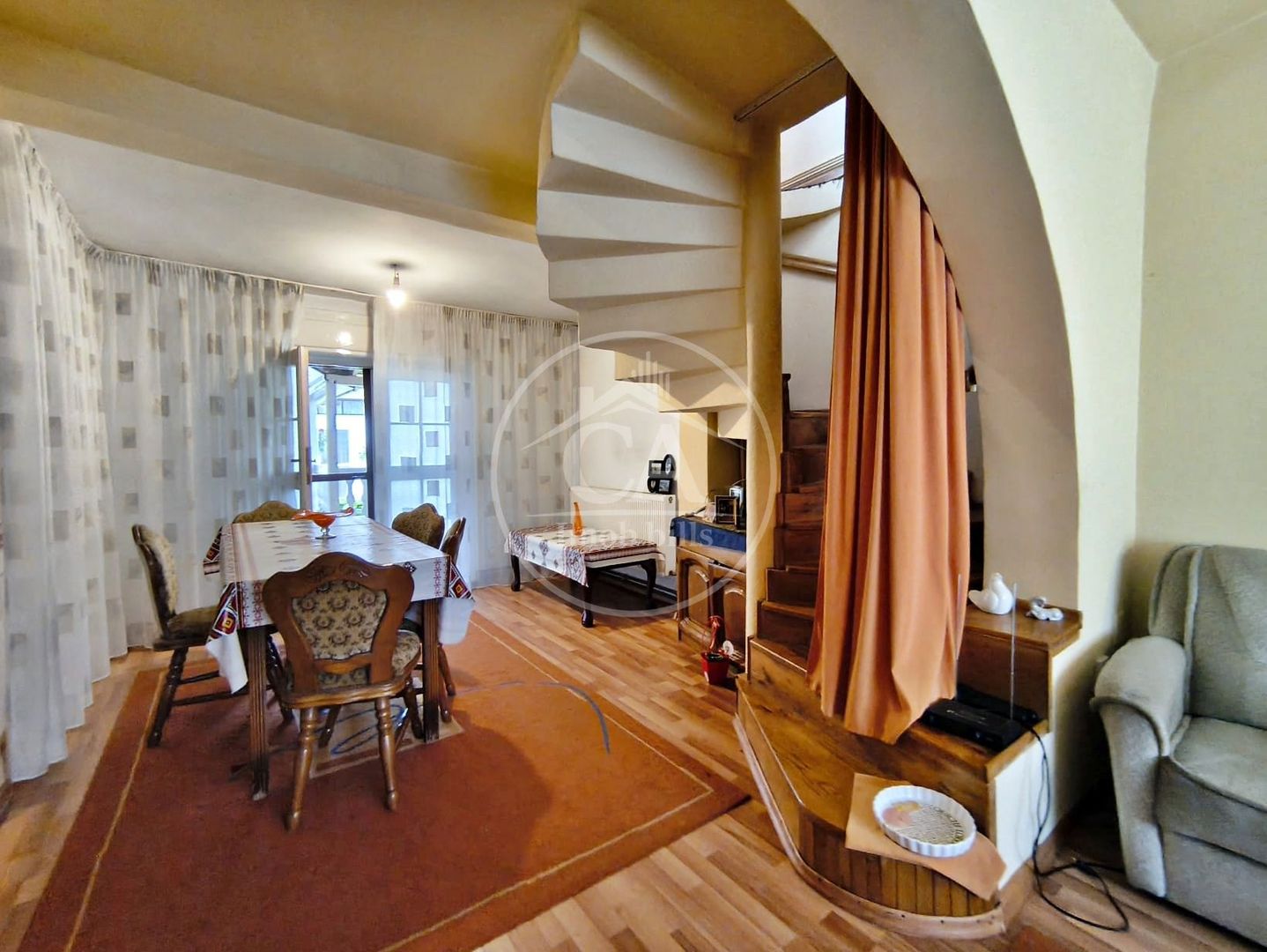 Casa de vânzare cu 7 camere de tip P+M in Sanmartin, Bihor - Poză 12