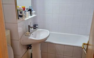 AP. 3 CAMERE 1 MAI, 82 MP UTILI, NEMOBILAT, DECOMANDAT, COMISION 0% - Poză 7