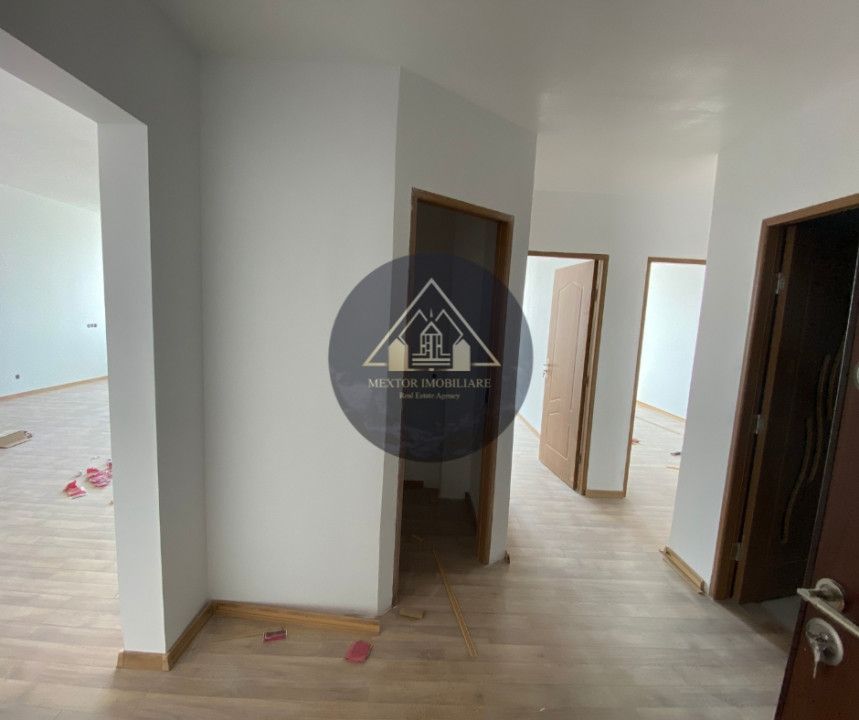 Apartament 3 camere nou, zona Ultra-Centrală la Etajul 2 - Poză 3