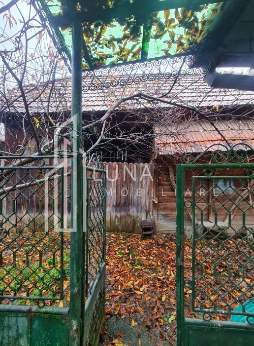 Casă cu teren de 1.000 m² – utilități complete, ideală pentru renovare - Poză 9