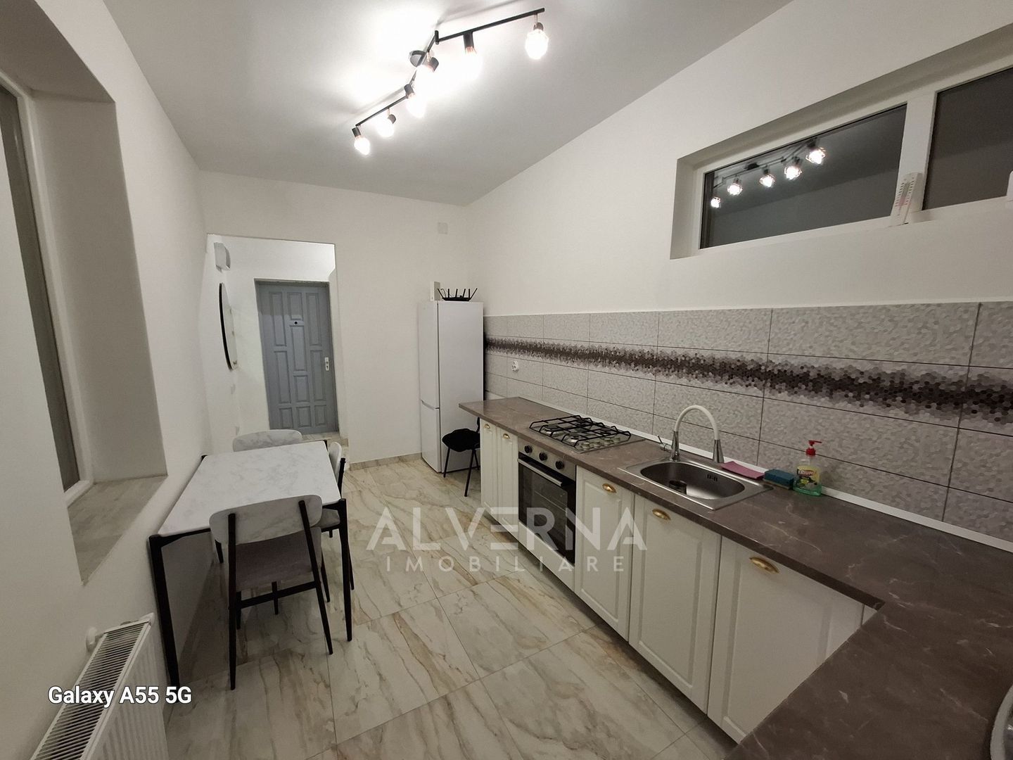 Apartament 2 camere | 60 mp | curte proprie | zona Parcul Feroviarilor - Poză 2