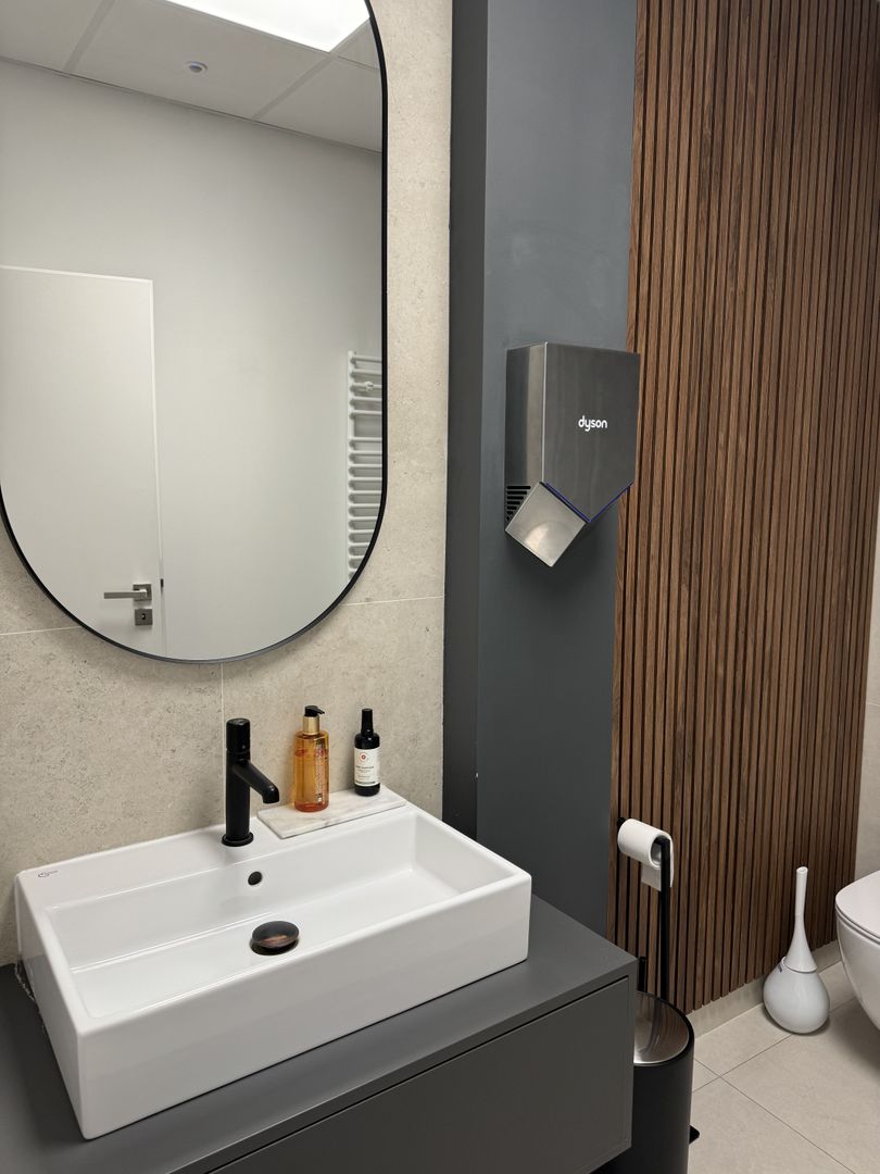 Imobil Premium de Închiriat: Eficiență și Tehnologie de Vârf - Poză 25