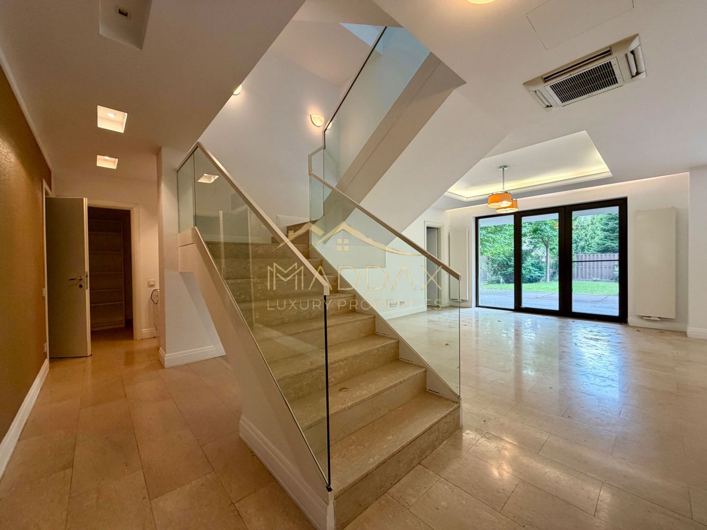 Vila cu 9 camere *900 teren* & piscina privata // Pipera - Poză 3