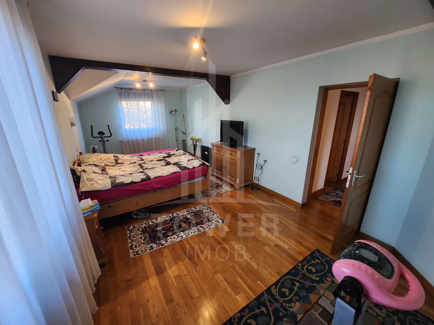Casa 4 camere zona Centrala 600 mp teren - Poză 7
