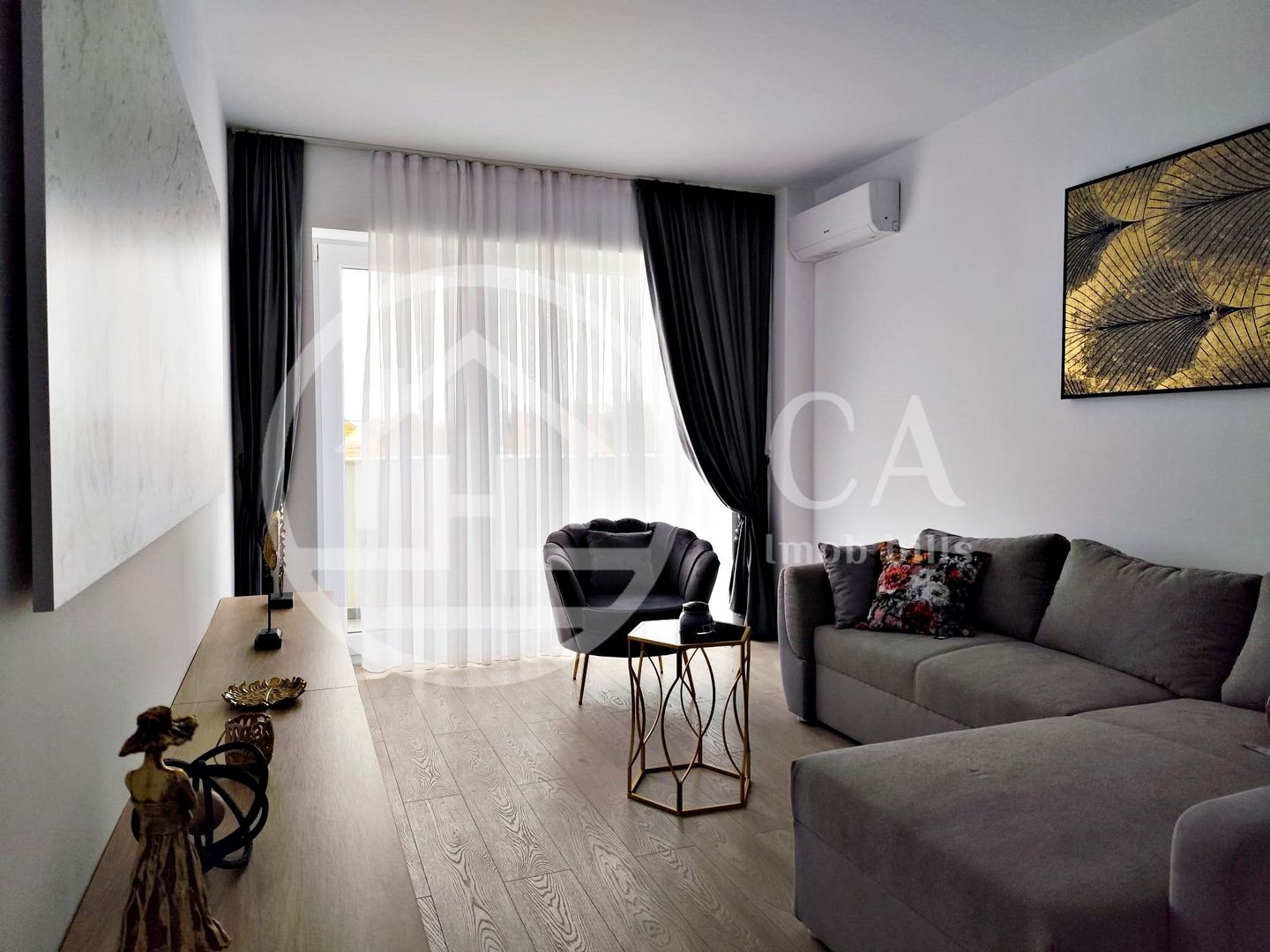 De vanzare apartament cu 3 camere  in cartierul Prima Arena, Oradea - Poză 2