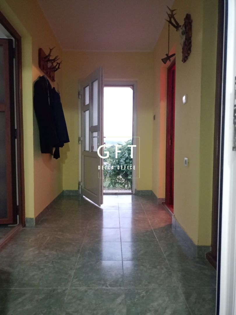 Casa de vanzare in Piatra com. Chiuza cu teren de 30Ari. - Poză 2