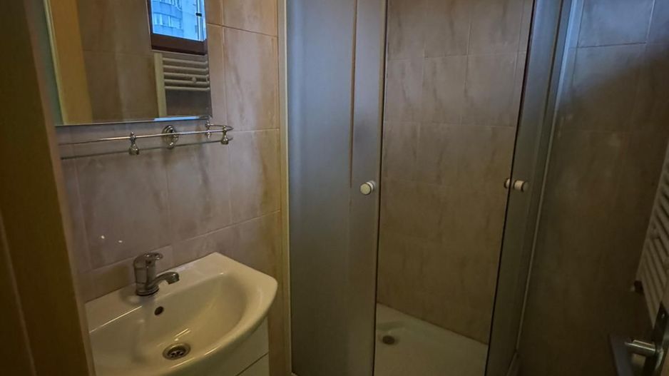 Casa de inchiriat, 25 camere, 25 bai, receptie,T719 - Poză 16