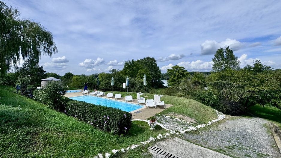 Hotel 20 camere Delta Dunarii 50 m deschidere teren 6000 mp acces auto - Poză 3