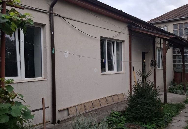 Vand casa  3 camere central - Poză 7