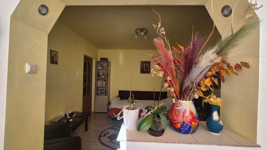 Exclusivitate - Apartament pretabil locuit, toate facilitătile in apropiere - Poză 4