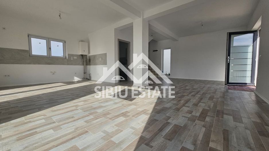 Casa Sibiu Vest, zona Cristian - Poză 17