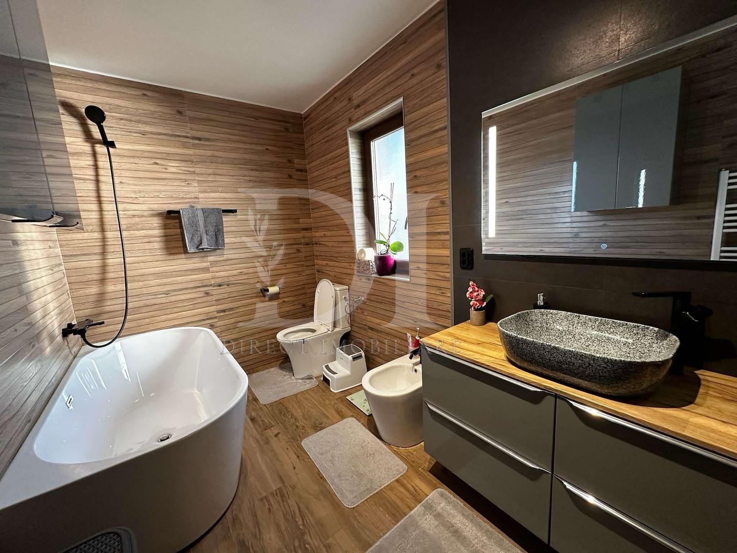 Duplex modern / Patru camere / De inchiriat - Poză 23