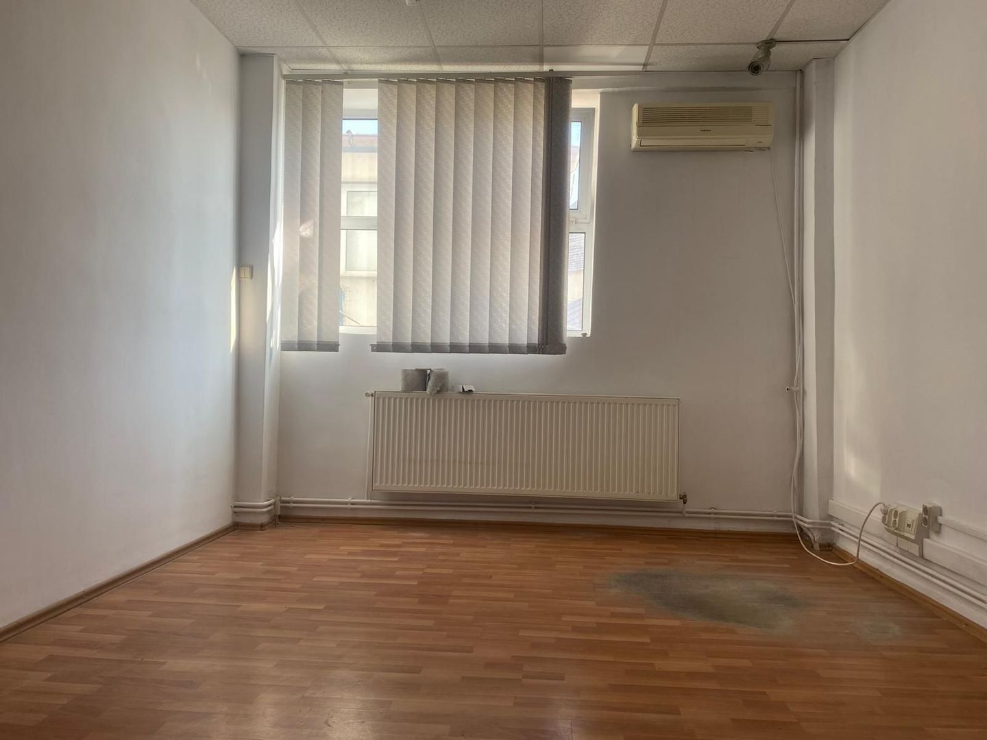 Locatie excelenta! Inchiriere spatiu comercial in Targoviste - centru - Poză 4