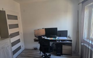 Apartament 45 mp utili etaj 1 baie cu geam partial mobilat pe Brana - Poză 4