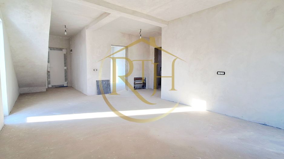 Oferim spre vanzare Case-Duplex cu 4 camere, situate in Giroc, zona buna - Poză 7