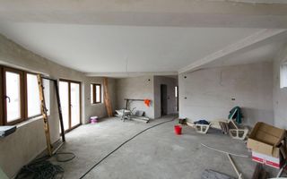 Casă individuală cu 5 camere în Vladimirescu - Poză 9