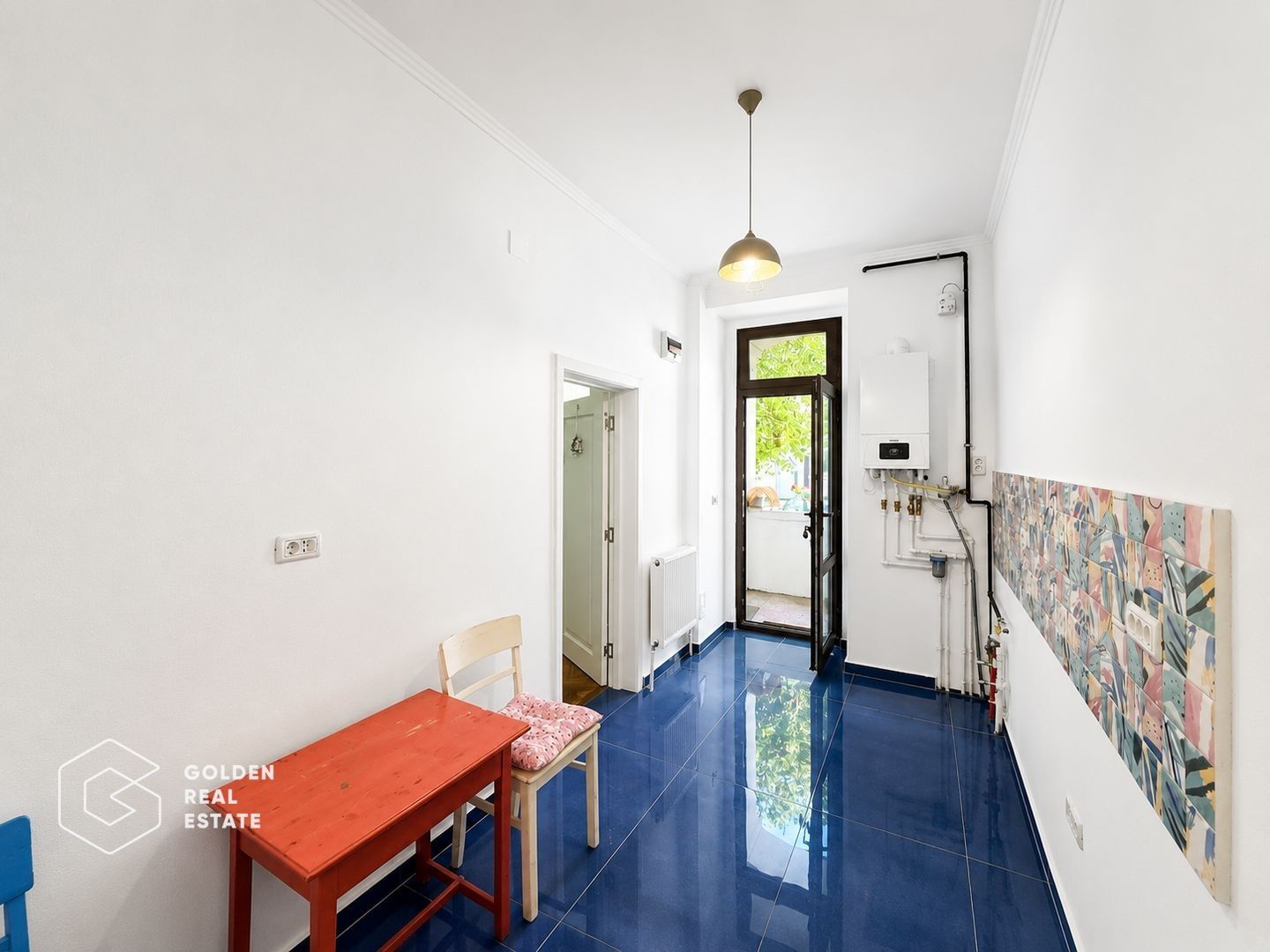 Apartament ultracentral, 2 camere, curte cu acces auto - Poză 6