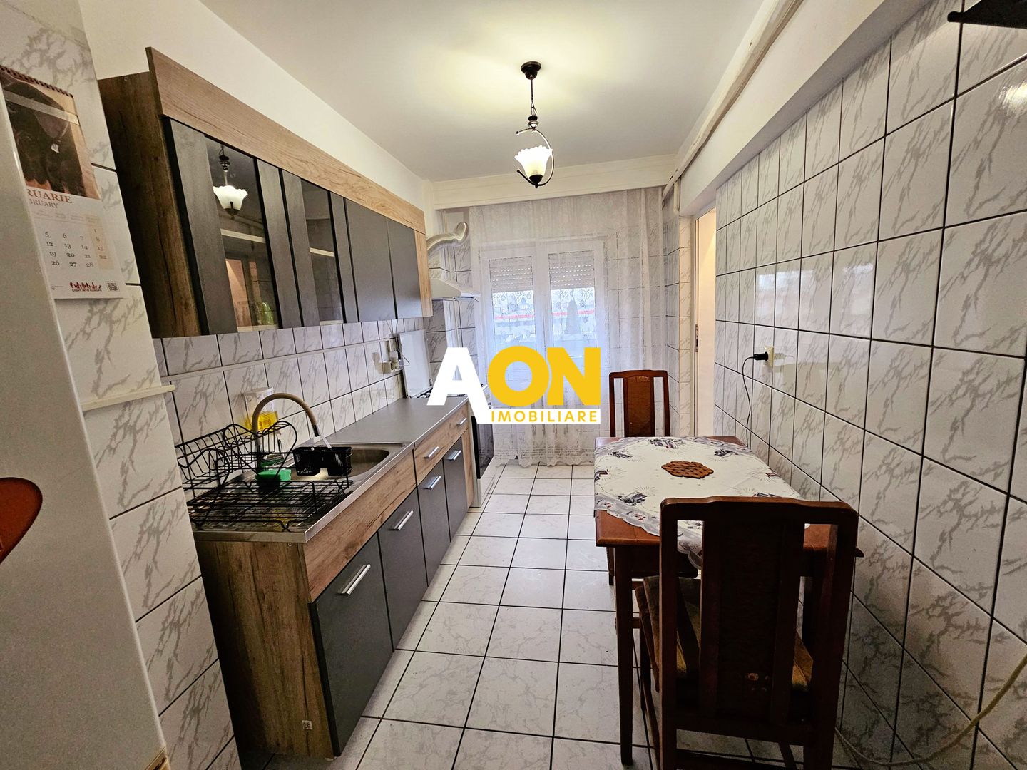 Apartament 2 camere, mobilat, utilat, etaj 3, cu boxa si parcare - Poză 4