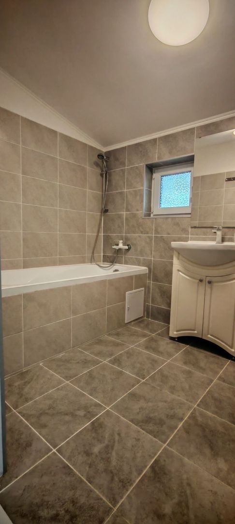 Casa tip duplex de inchiriat - Poză 4